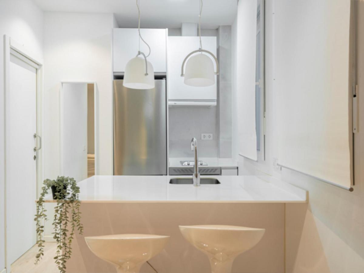 2 Bedroom Flat In La Latina-Carn Madrid Eksteriør bilde