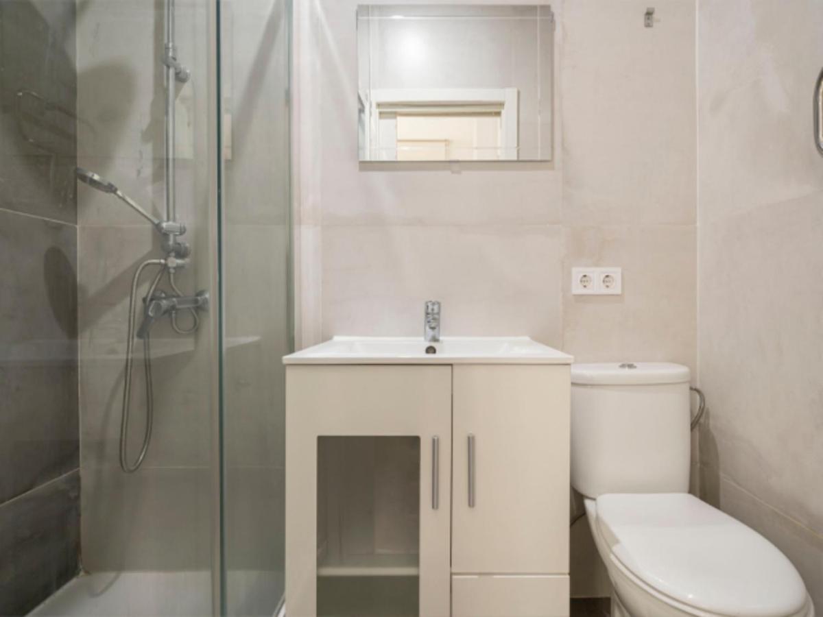 2 Bedroom Flat In La Latina-Carn Madrid Eksteriør bilde